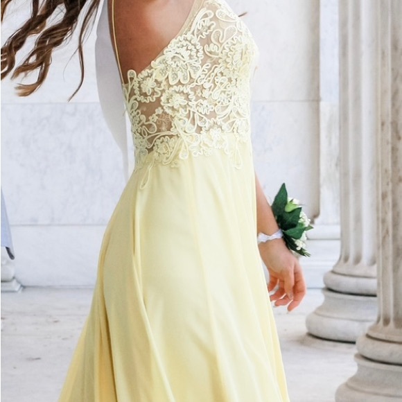 Gorgeous prom dress - Picture 4 of 9